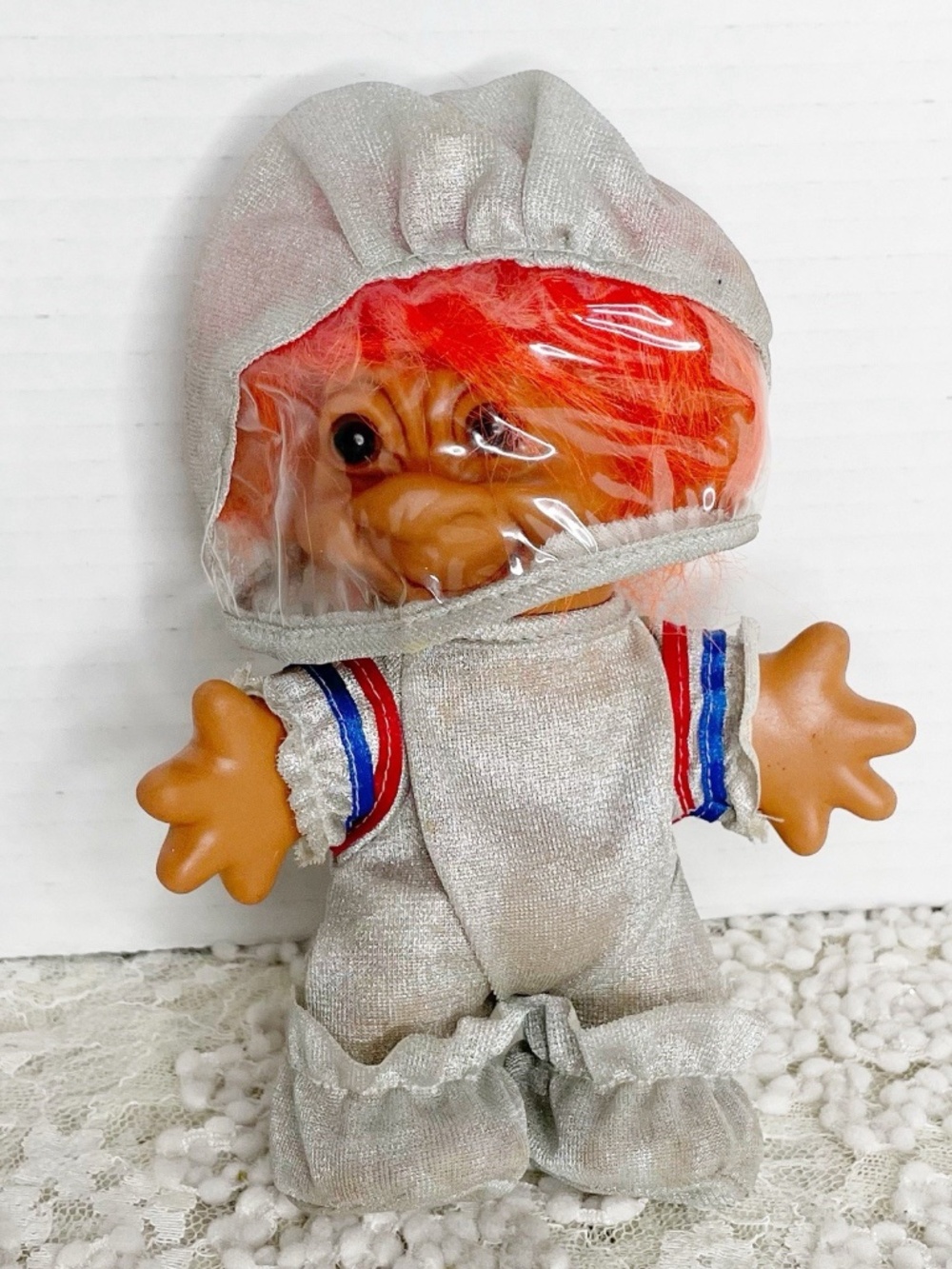 ASTRONAUT WISHNIK GOOD LUCK UNEEDA Orange Hair Troll 1989 *READ